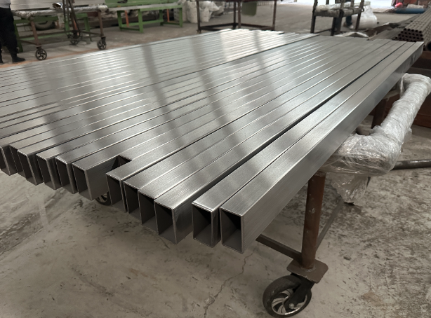 朝阳新能源汽车用不锈钢方管 现货